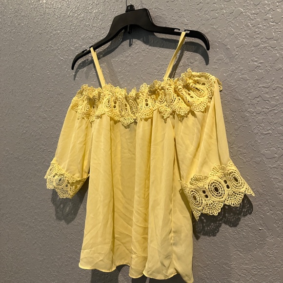 Yellow off the shoulder top w/ lace accents - Size S - Picture 2 of 8